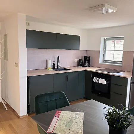 Grosse Maisonette Mit Burgblick Und Badewanne * Stolpen