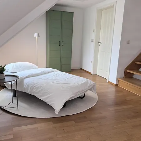 Grosse Maisonette Mit Burgblick Und Badewanne Stolpen